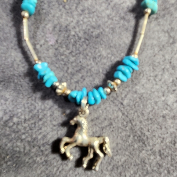 Vintage 70s Western turquoise chips & liquid silver horse necklace - Picture 2 of 4